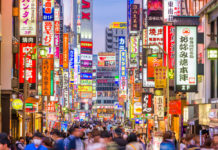 Que comer en Japón camina por las calles de Tokio