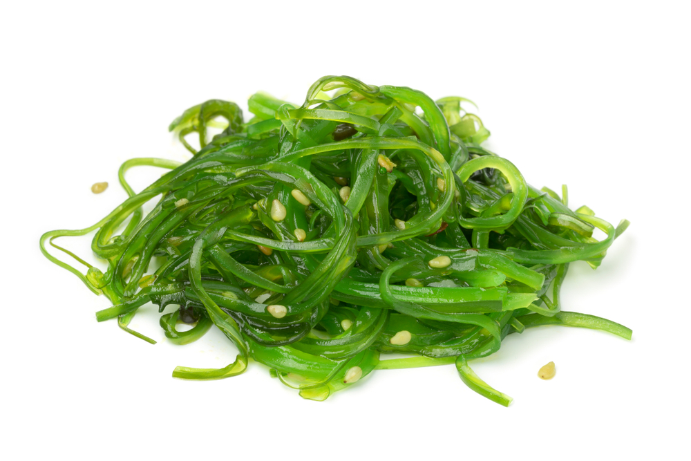 La alga Wakame es un ingrediente de la sopa miso