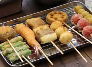 Kushiage las brochetas japonesas fritas
